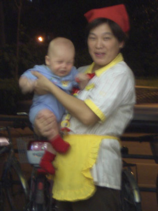 Auch die 'Giant Wonton' Serviererinnen lieben Moritz