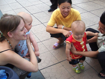 Moritz findet neue Spielkameraden