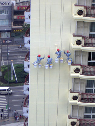 Das Haus gegenüber wird neu gestrichen