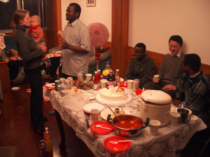 Wohnungseinweihung mit Torte