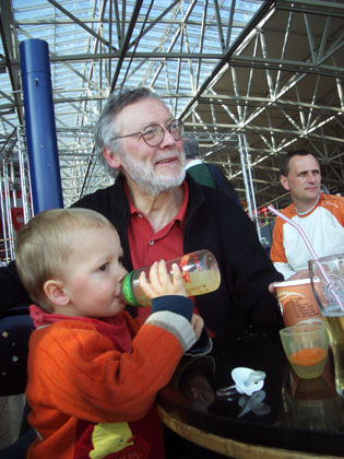 Mit Opa Flugzeuge schauen