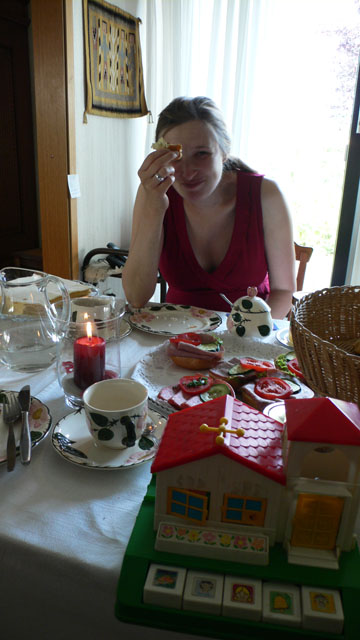 Uta, froehlich und frisch verheiratet.