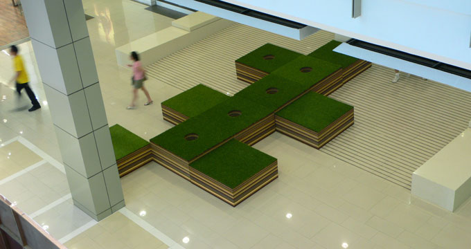 Einkaufszentrum, Wiese in Blöcken