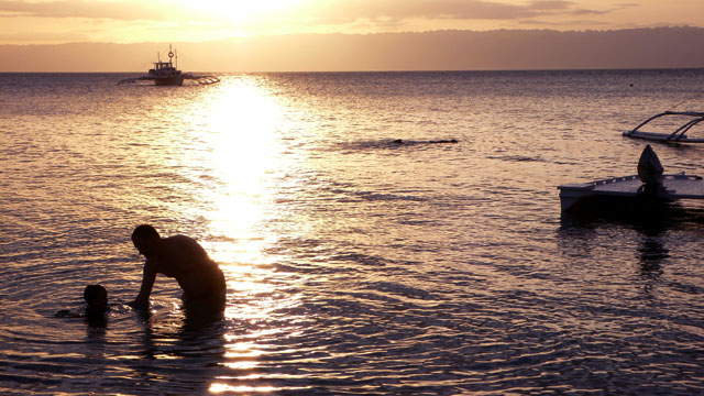 Opa & Moritz beim Baden