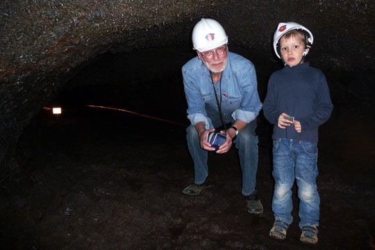 In der Fledermaushoehle am Saiko See