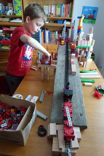 Carrying goods with Fisher Technik